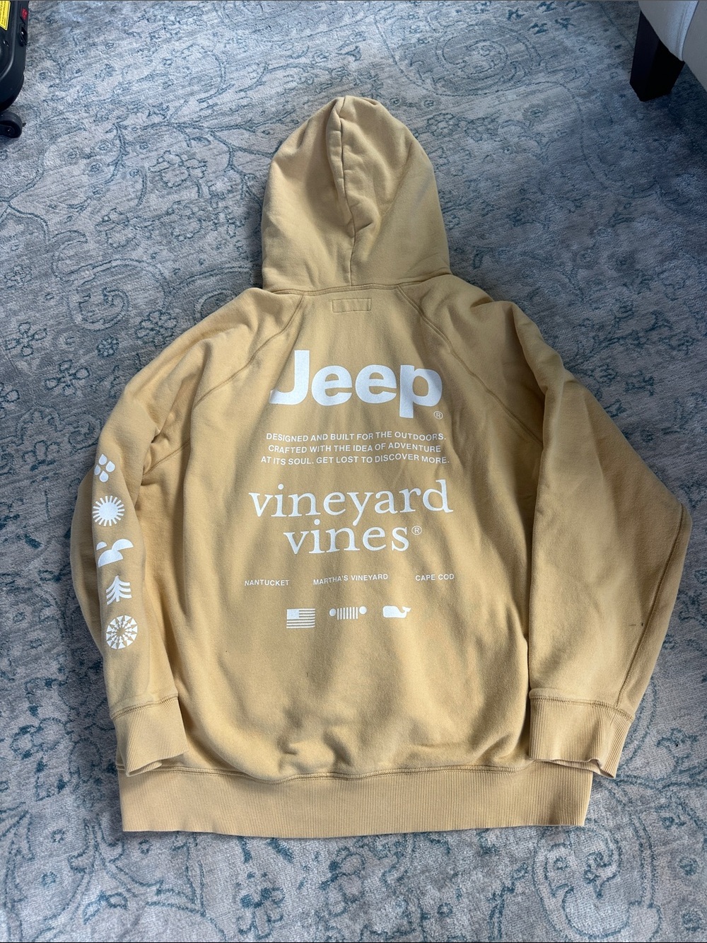 Vineyard Vines Jeep Men's Crewneck Hoodie in Tan with White Logo XL